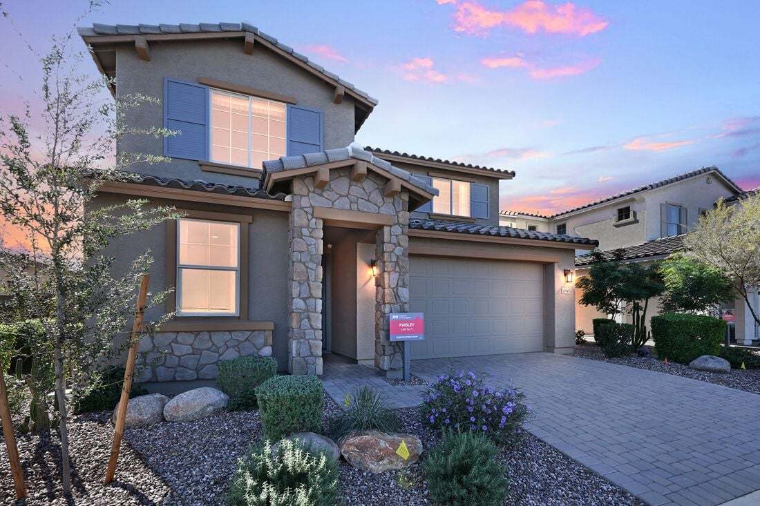 La Mira Discovery_Paisley Model_Exterior Night