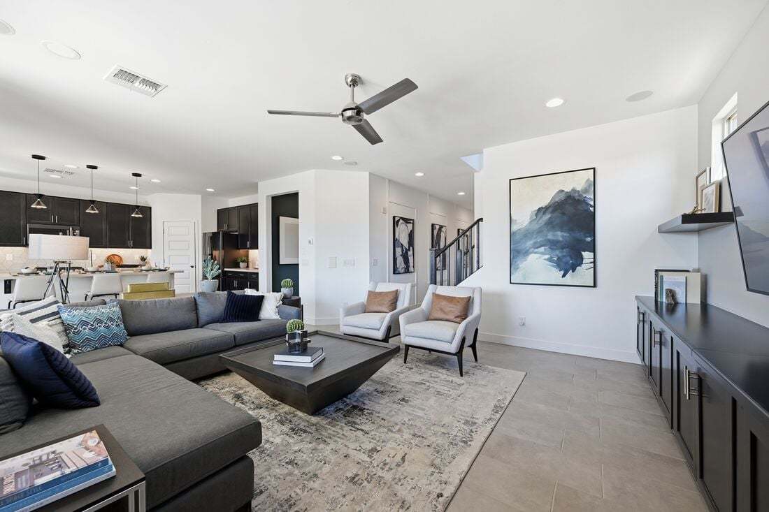 La Mira DiscoveryPaisley ModelGreat Room 1