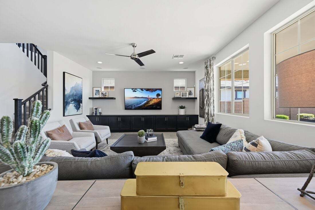 La Mira DiscoveryPaisley ModelGreat Room 3