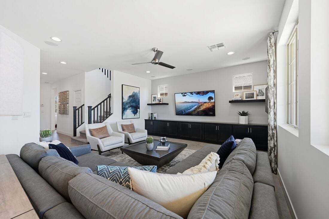 La Mira DiscoveryPaisley ModelGreat Room 4