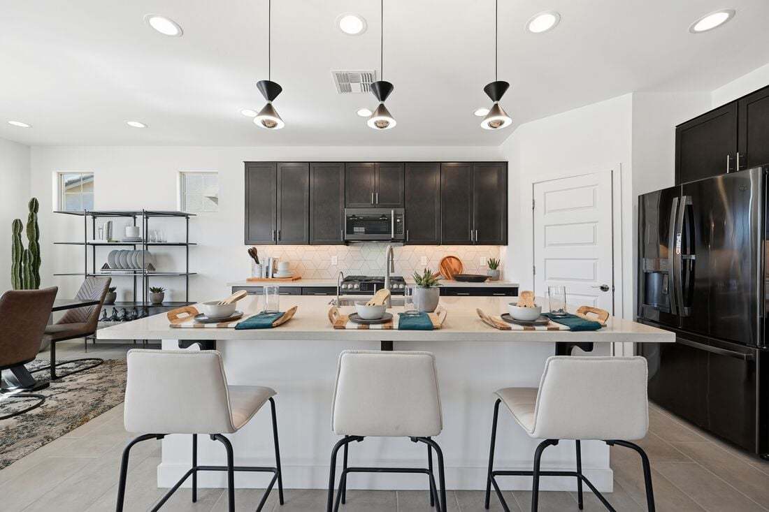 La Mira DiscoveryPaisley ModelKitchen 1