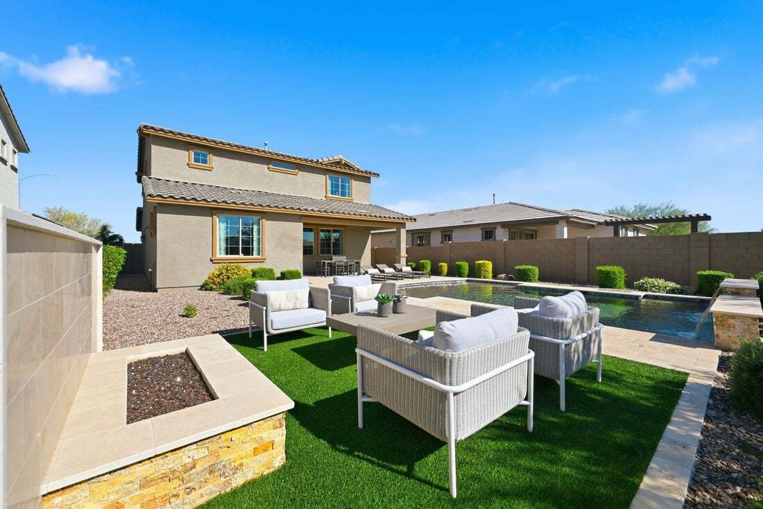 La Mira DiscoveryPaisley ModelBackyard 1