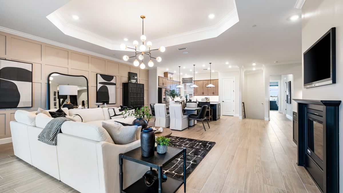 Bellisimo Model - Esplanade by the Islands...