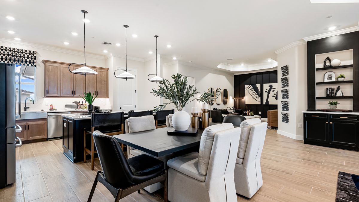 Bellisimo Model - Esplanade by the Islands...