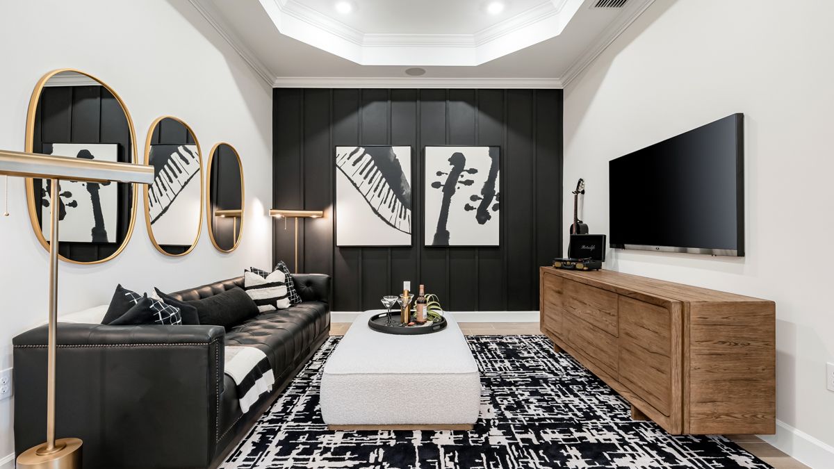 Bellisimo Model - Esplanade by the Islands...