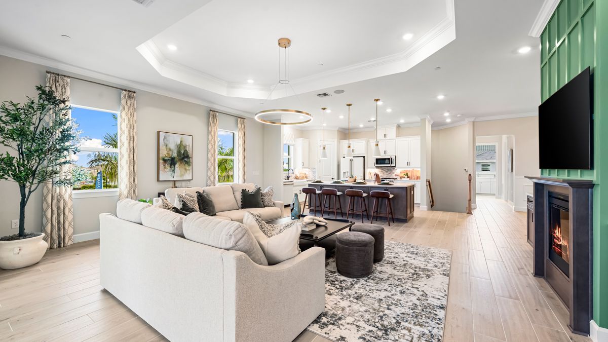 Romano Model - Esplanade by the Islands...