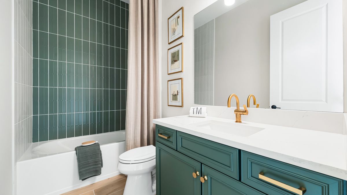 Romano Model - Esplanade by the Islands...