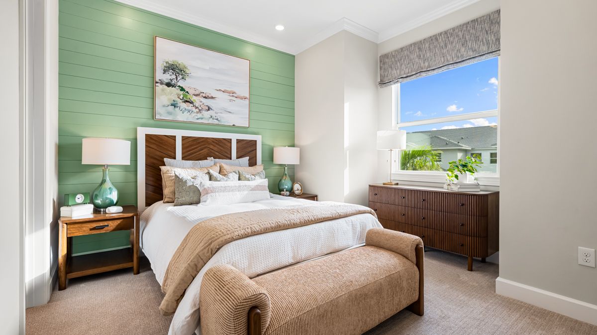 Romano Model - Esplanade by the Islands...