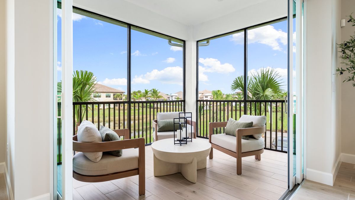 Romano Model - Esplanade by the Islands...