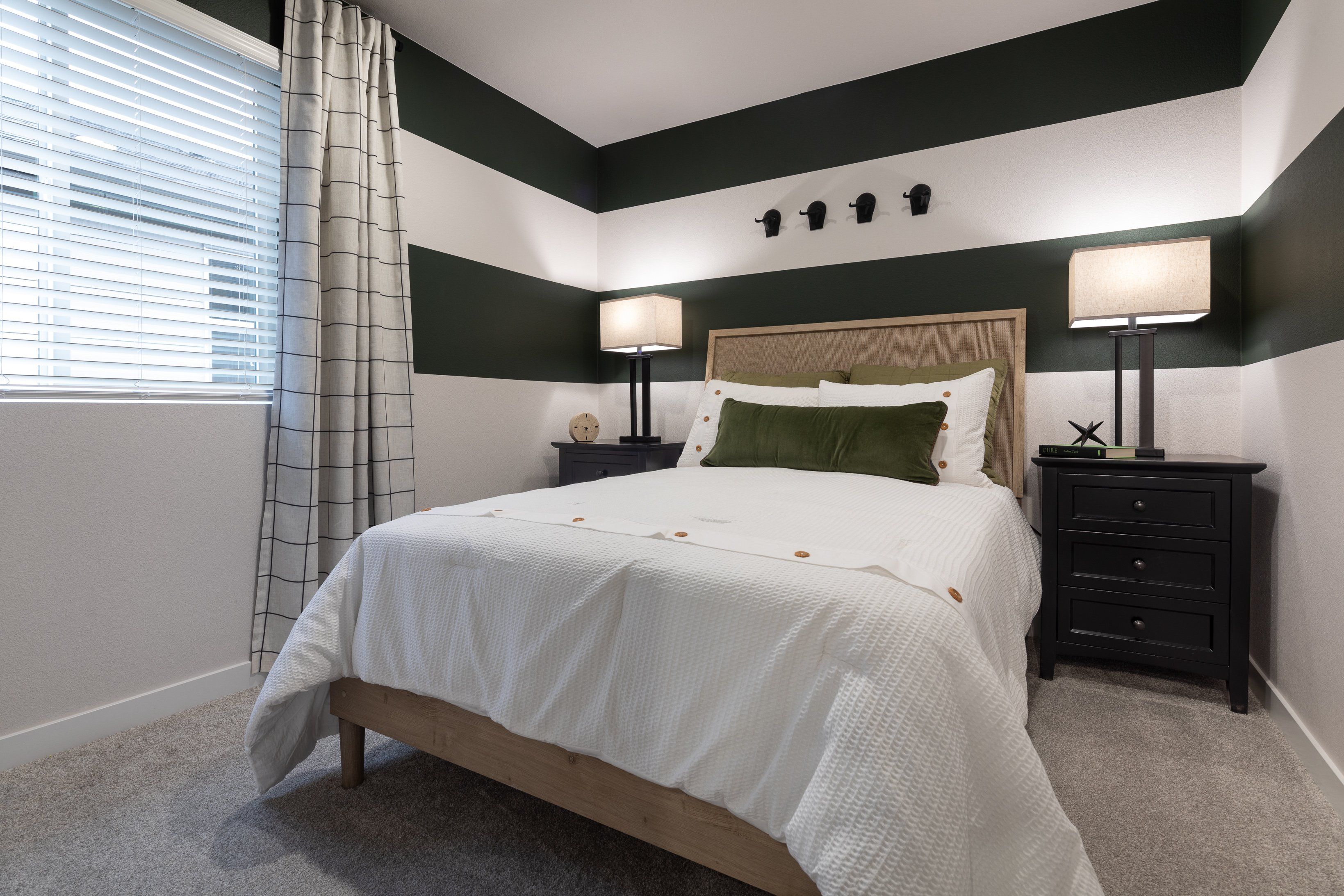 Piper Ridge Onyx Bedroom 2