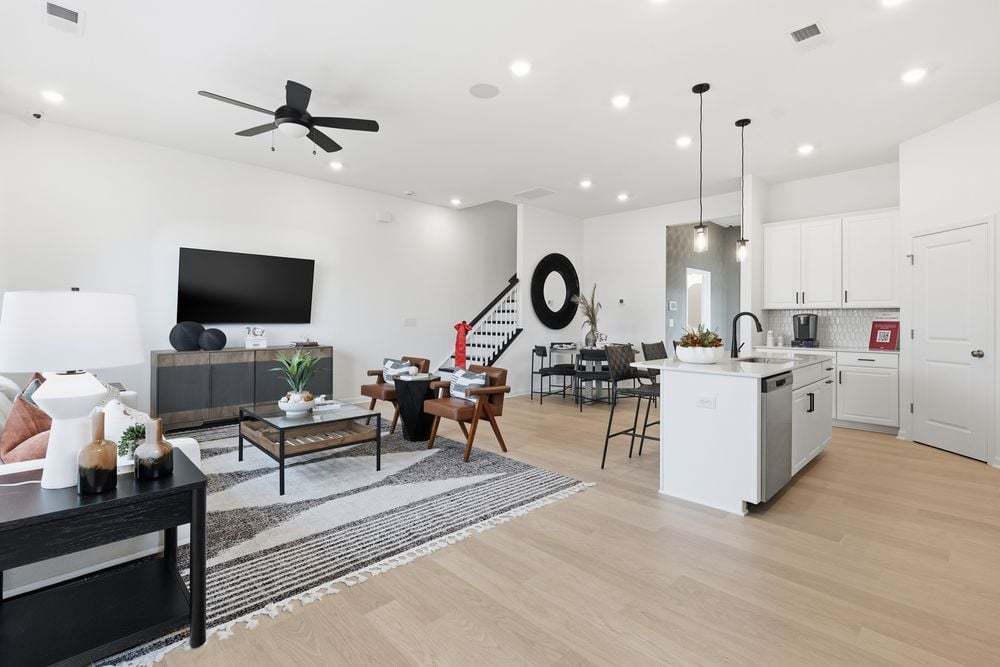 hj-sc-charlotte-terraces-at-the-exchange-avon...