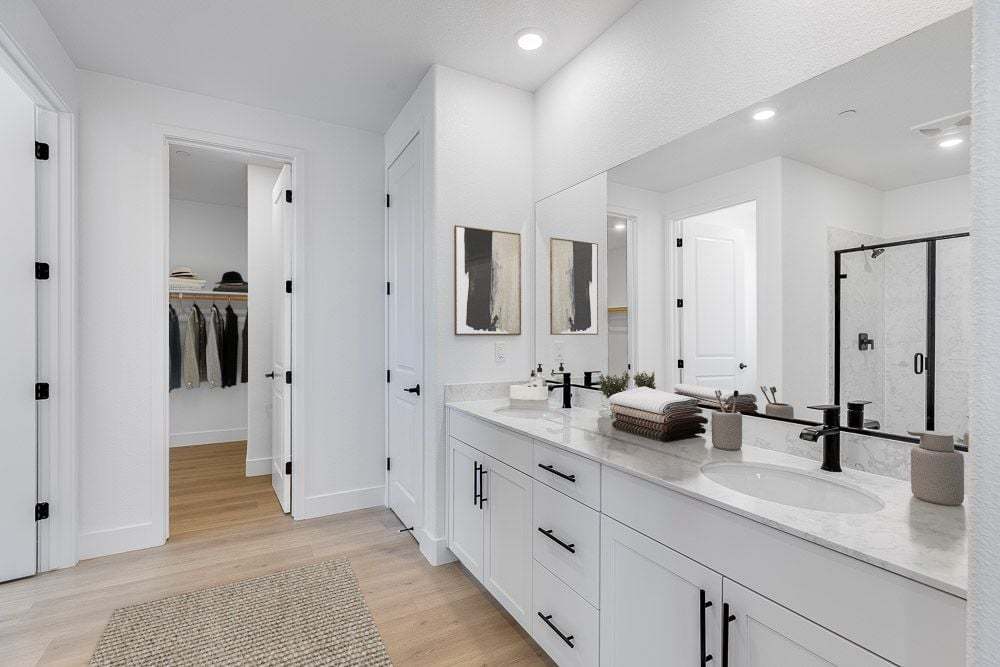 Maple Primary Bath 2