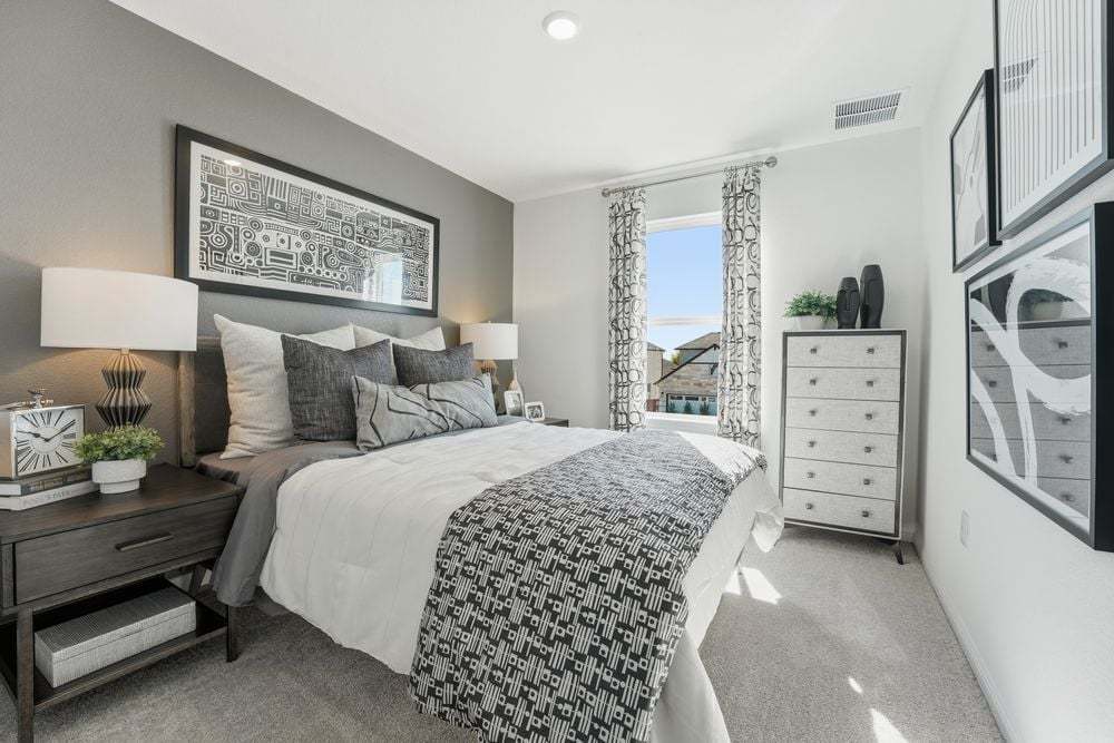 hj-tx-austin-sunfield-harrier-lot-na-bedroom-001