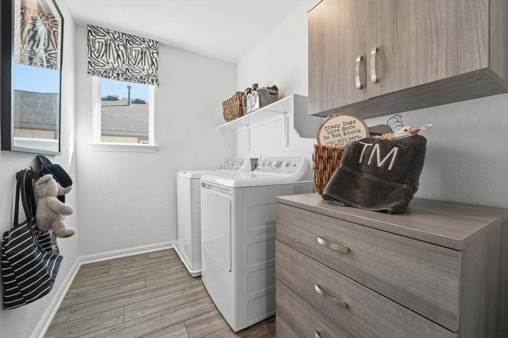 hj-tx-austin-sunfield-harrier-lot-na-laundryr...