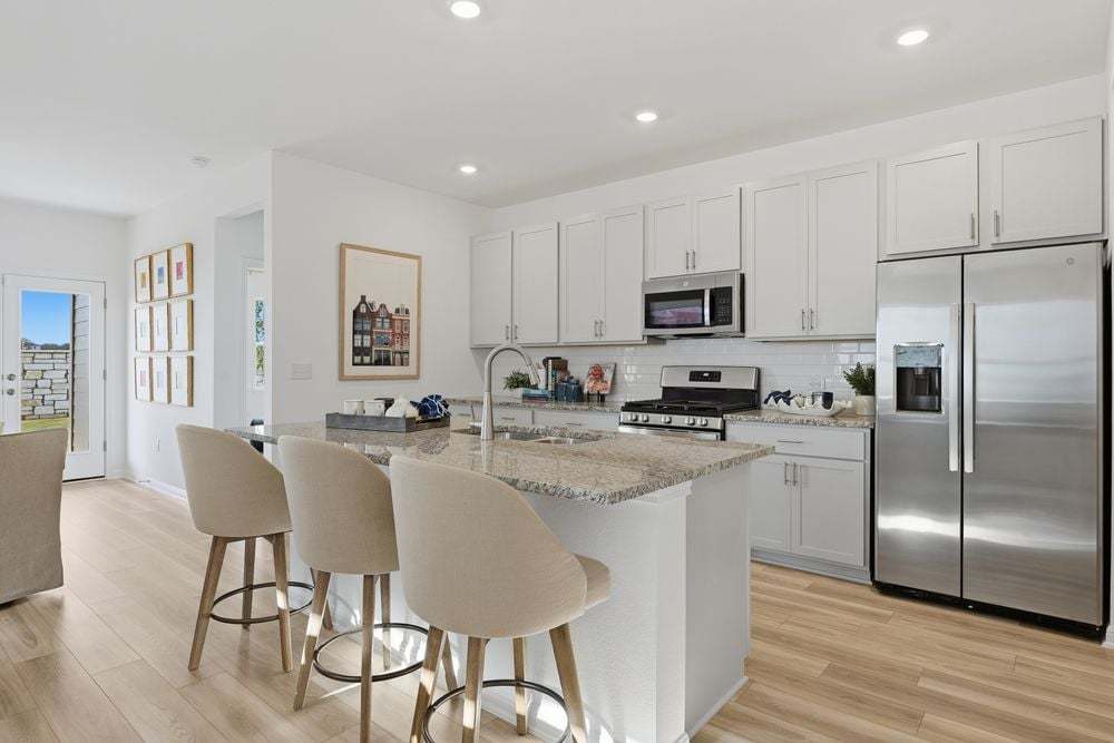 hj-tx-austin-longview-hawk-lot-3-kitchen-001