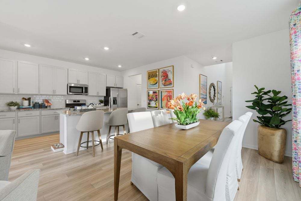 hj-tx-austin-longview-hawk-lot-3-dining-area-...