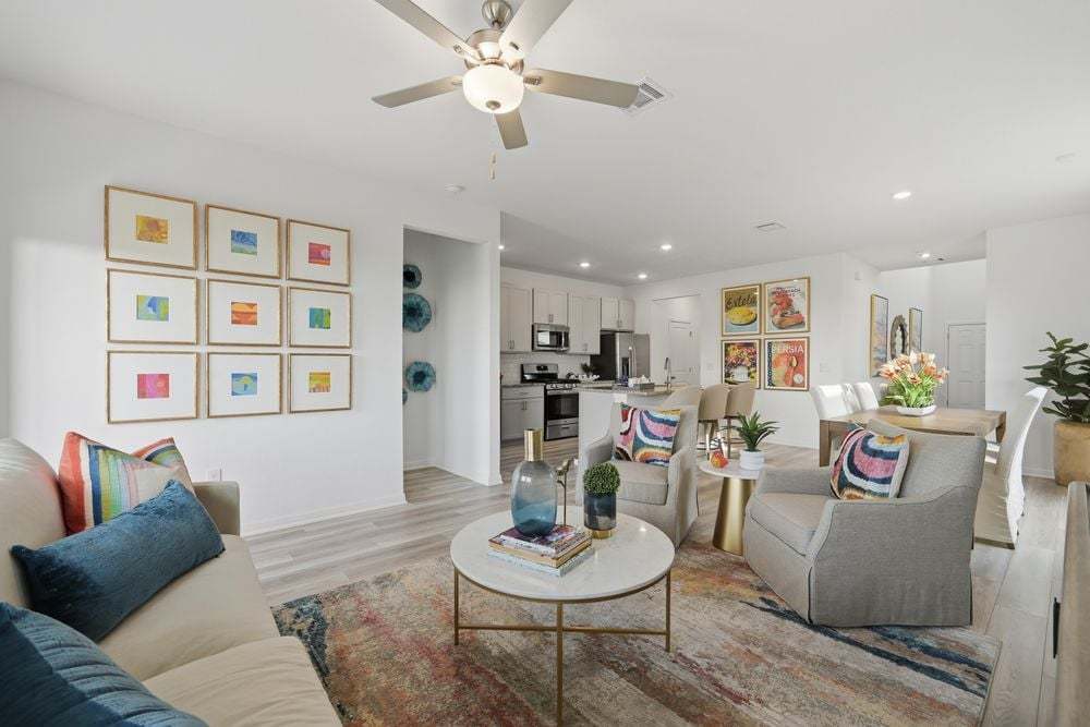 hj-tx-austin-longview-hawk-lot-3-tv-lounge-to...