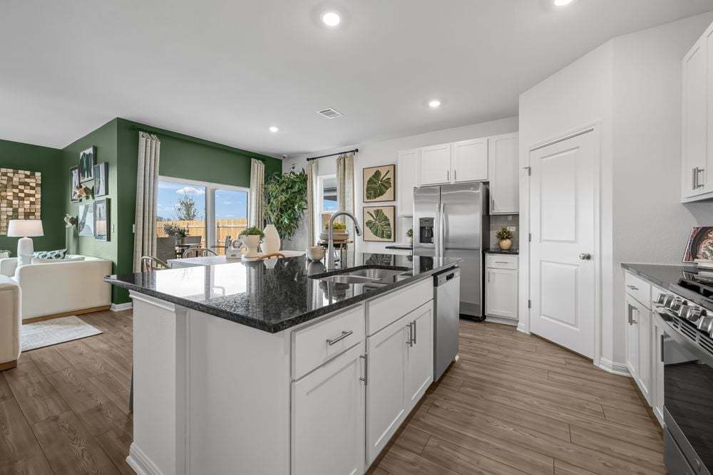 hj-tx-austin-longview-robin-lot-6-kitchen-004