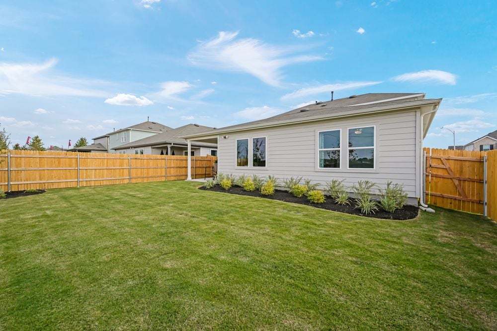 hj-tx-austin-longview-robin-lot-6-backyard-002