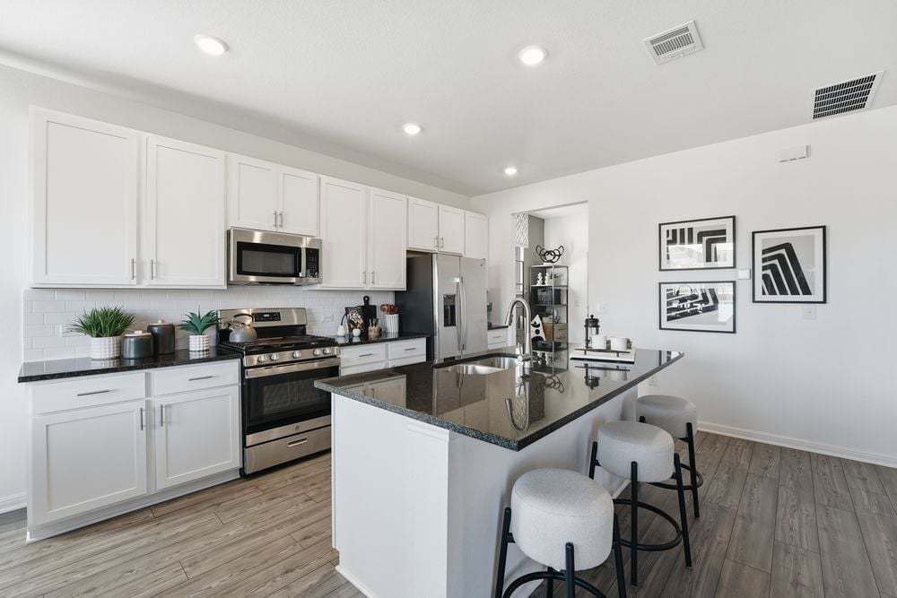 hj-tx-austin-sunfield-harrier-lot-na-kitchen-003