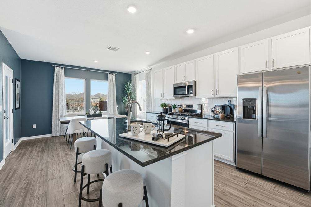 hj-tx-austin-sunfield-harrier-lot-na-kitchen-...