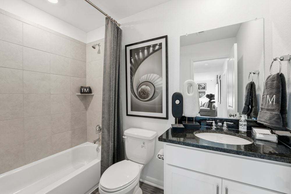 hj-tx-austin-sunfield-harrier-lot-na-bathroom-004