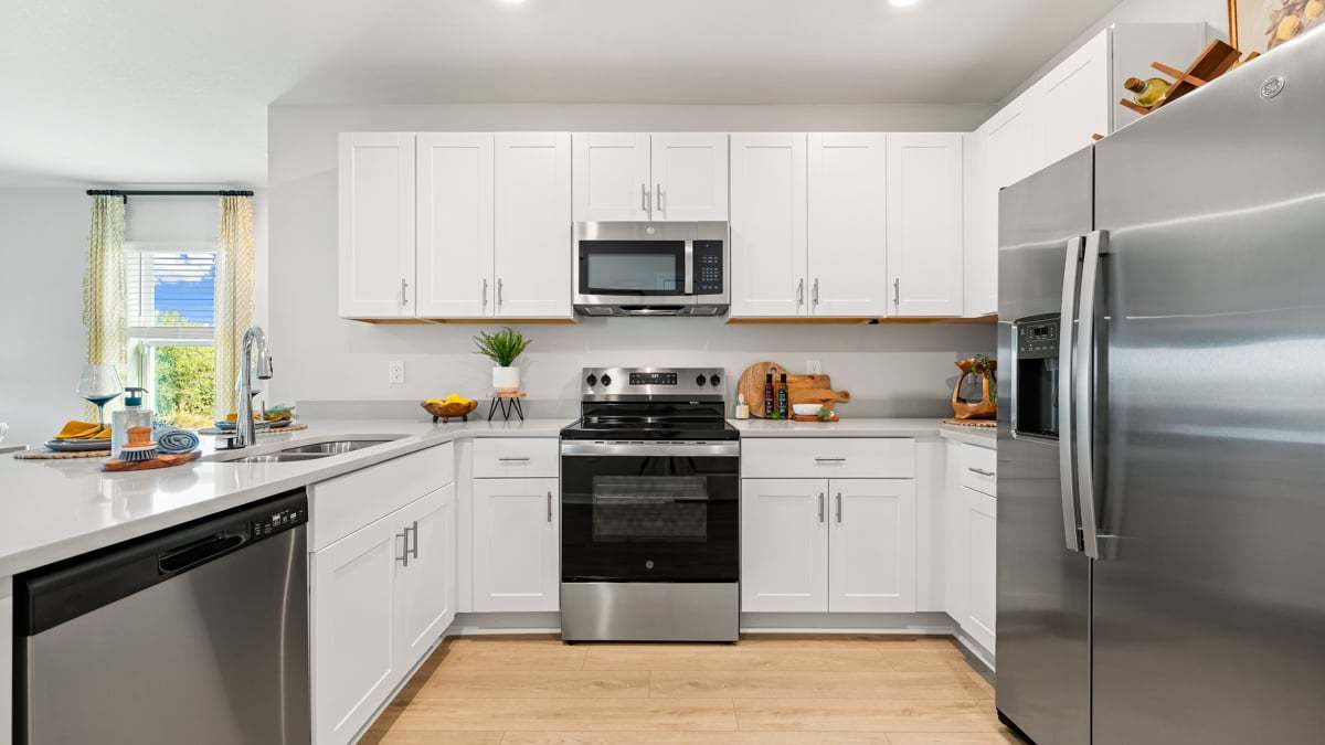 Cove at Coasterra - Holly Model-18 kitchen