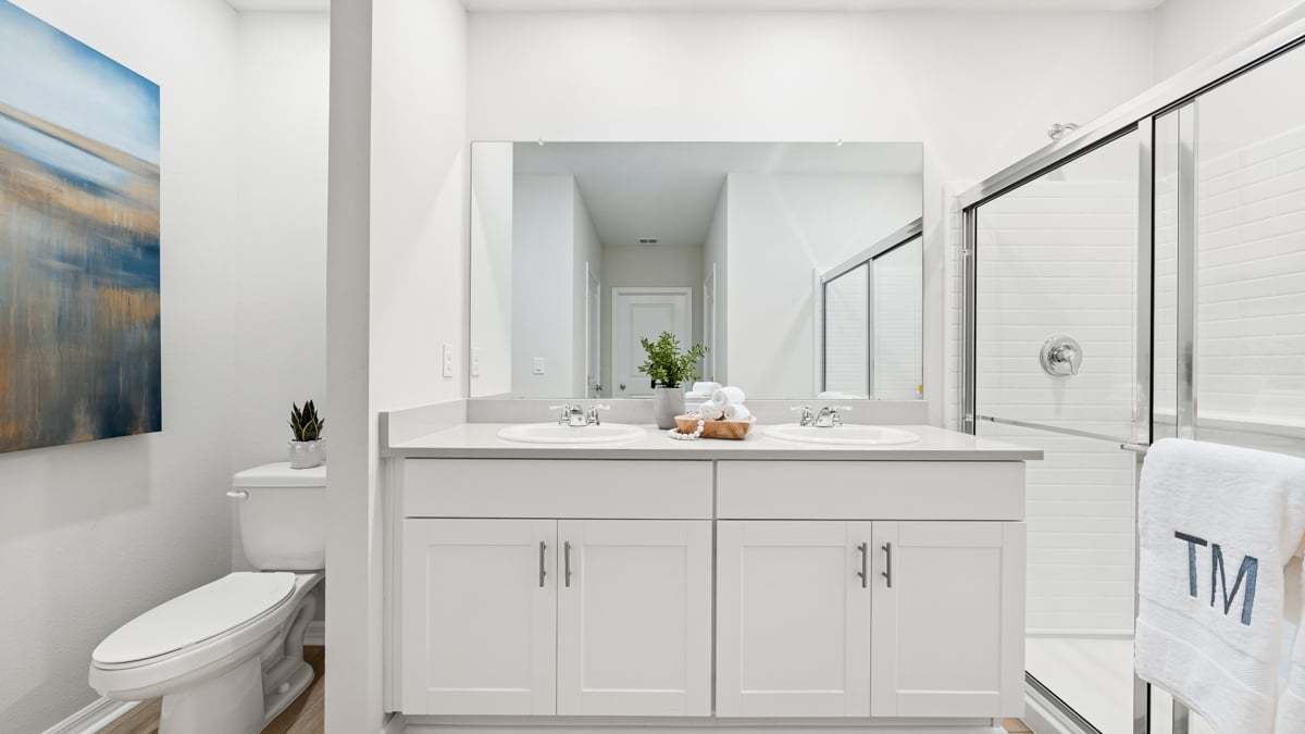 Cove at Coasterra - Holly Model-33 bathroom