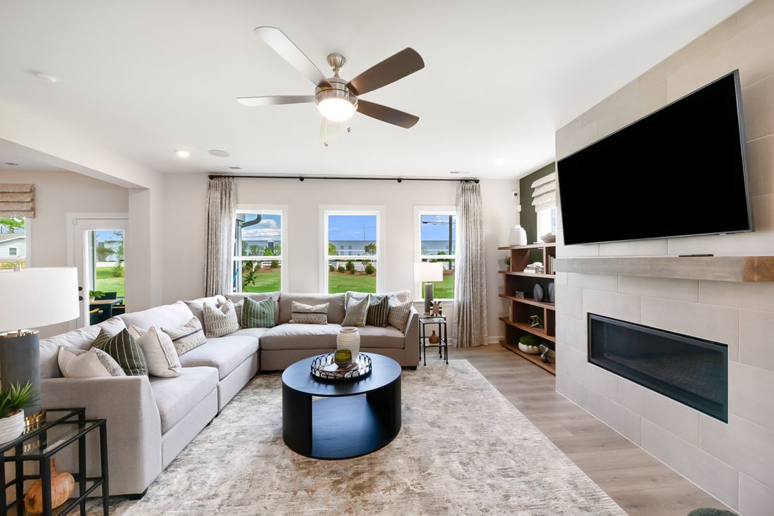 hj-nc-raleigh-silverstone-wayland-457-rowe-tv...