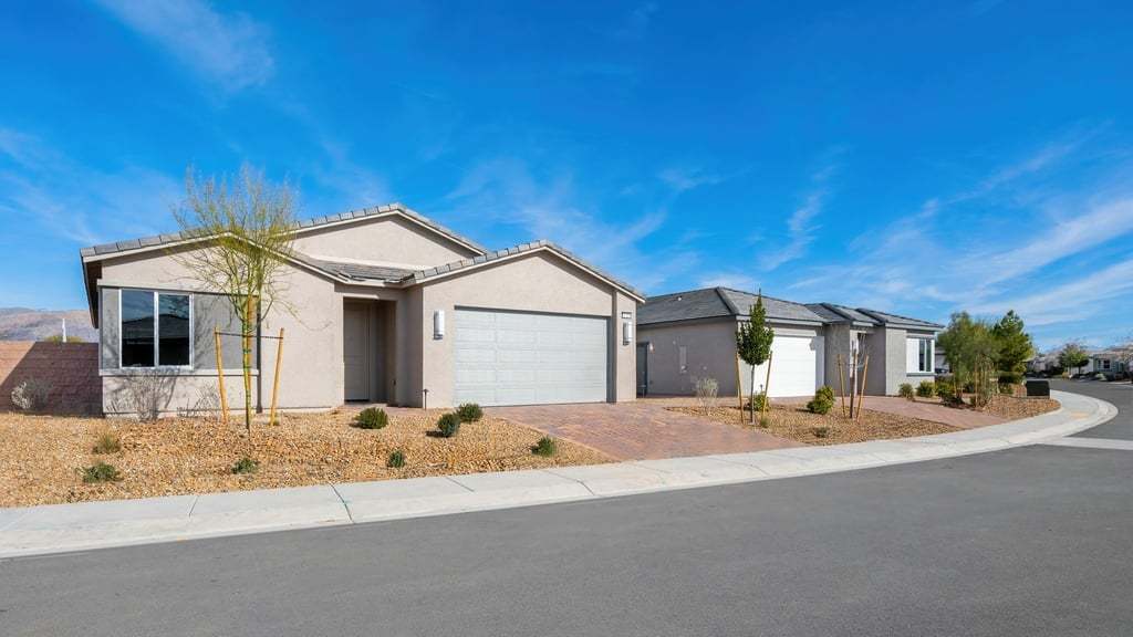 1-custom-Taylor Morriso - Ovation - Street View-1