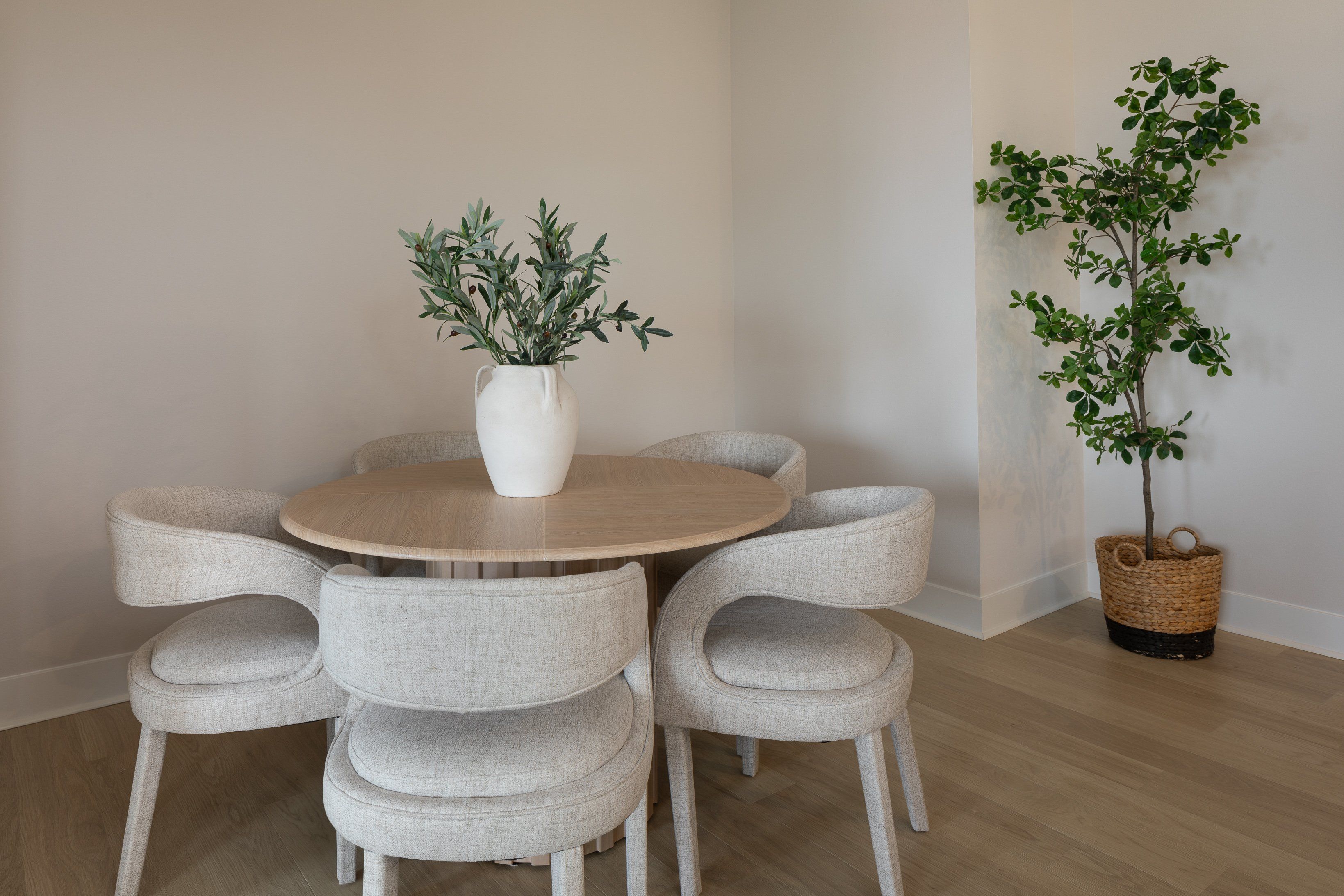 Sunrise Vista Orchid Dining Room