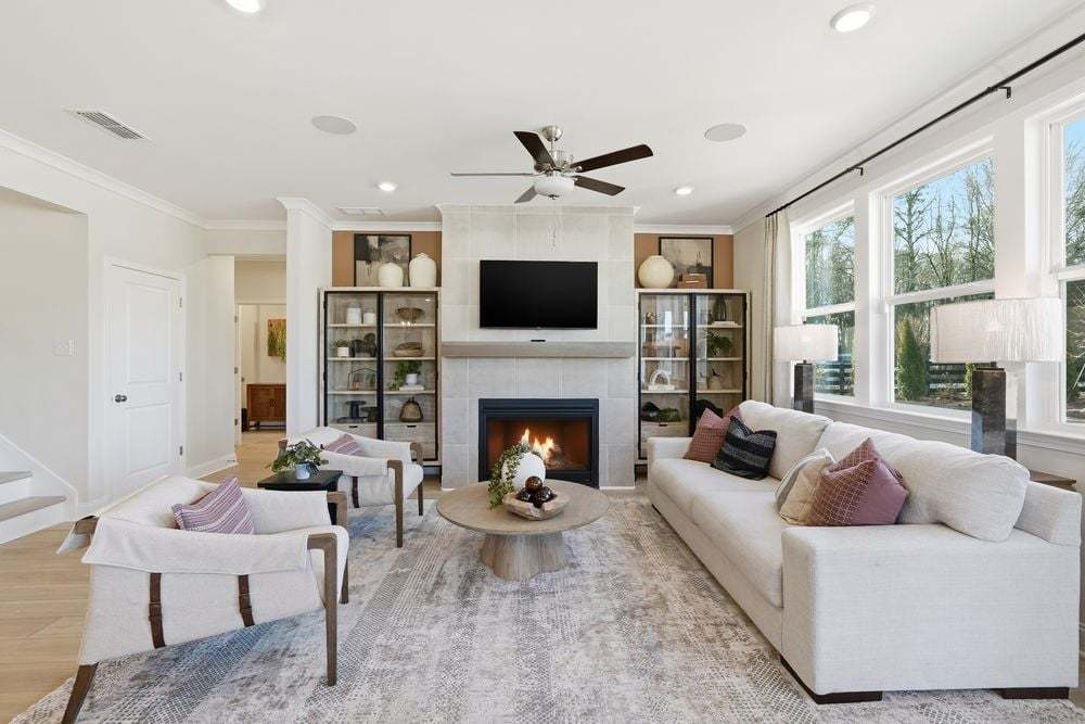 hj-ga-atlanta-dreycott-essex-lot-75-tv-lounge-003