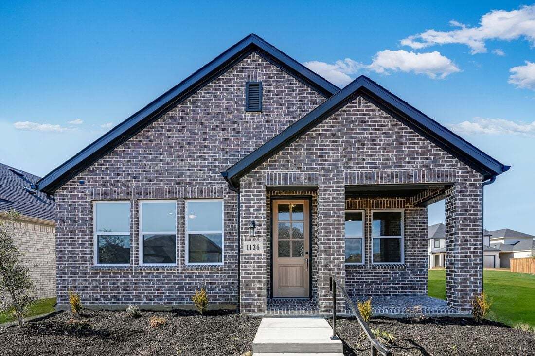 1136 Broomsedge Mews