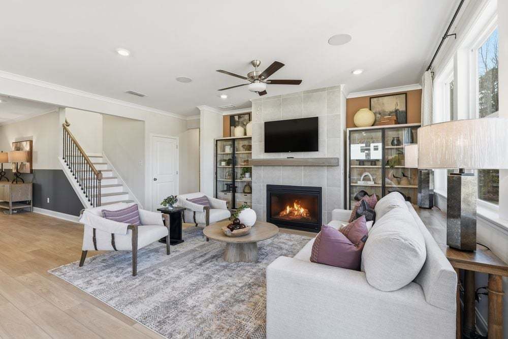 hj-ga-atlanta-dreycott-essex-lot-75-tv-lounge-002