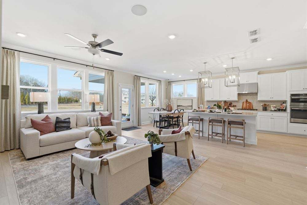 hj-ga-atlanta-dreycott-essex-lot-75-tv-lounge...