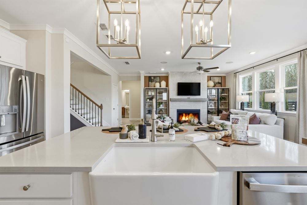 hj-ga-atlanta-dreycott-essex-lot-75-kitchen-003