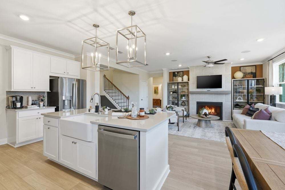 hj-ga-atlanta-dreycott-essex-lot-75-kitchen-004