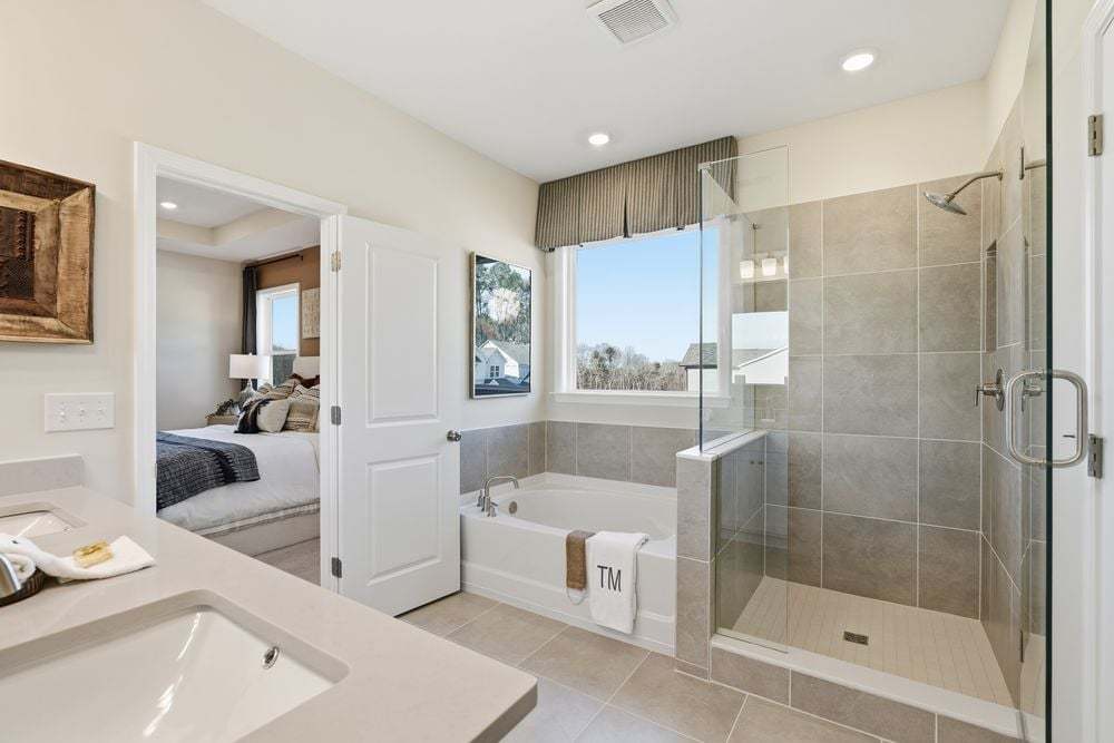 hj-ga-atlanta-dreycott-essex-lot-75-bathroom-001