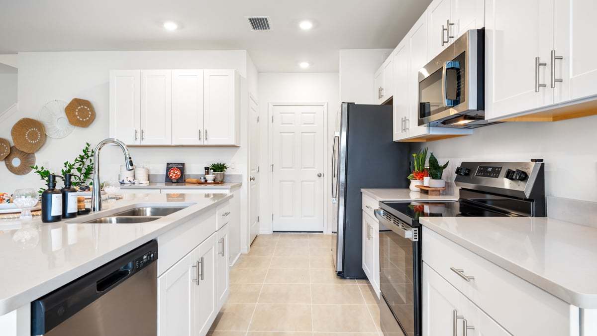 Taylor Morrison - Solena - Eagle Model-19-kitchen