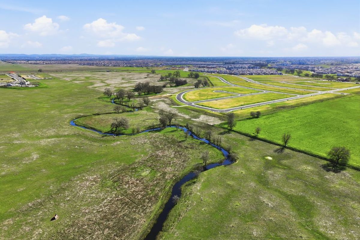 hj-ca-sacramento-roseville-winding-creek-6370...