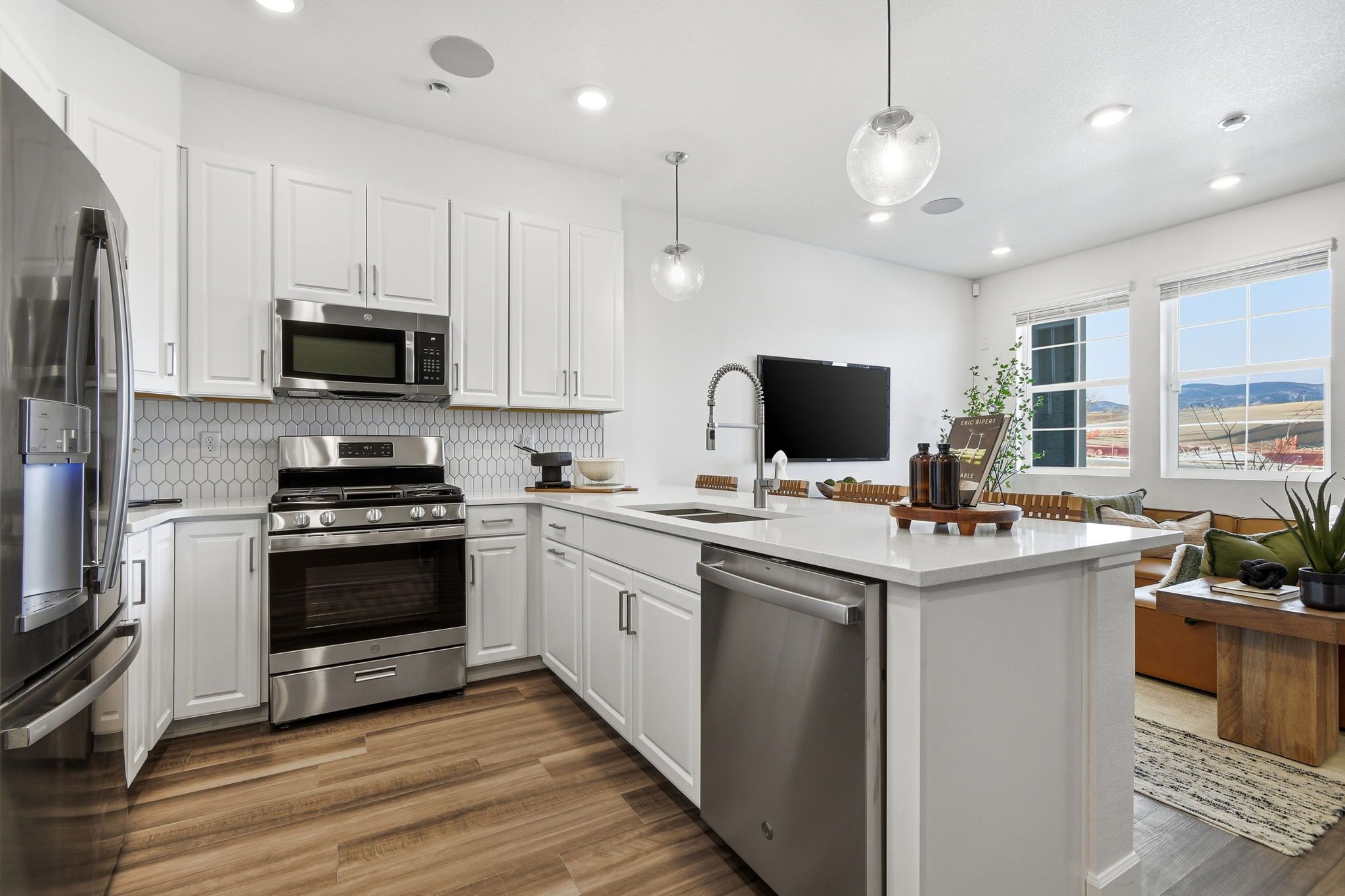 Discovery_Kitchen to great room