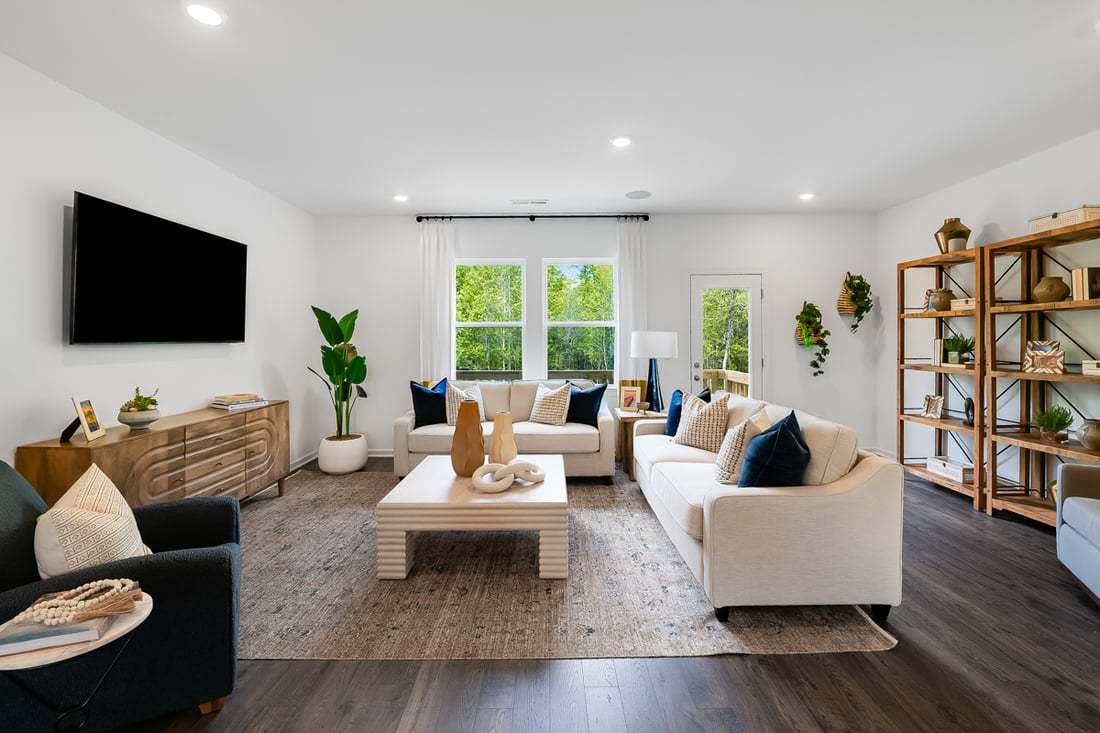 590 Macmillan Way (Cobblestone)