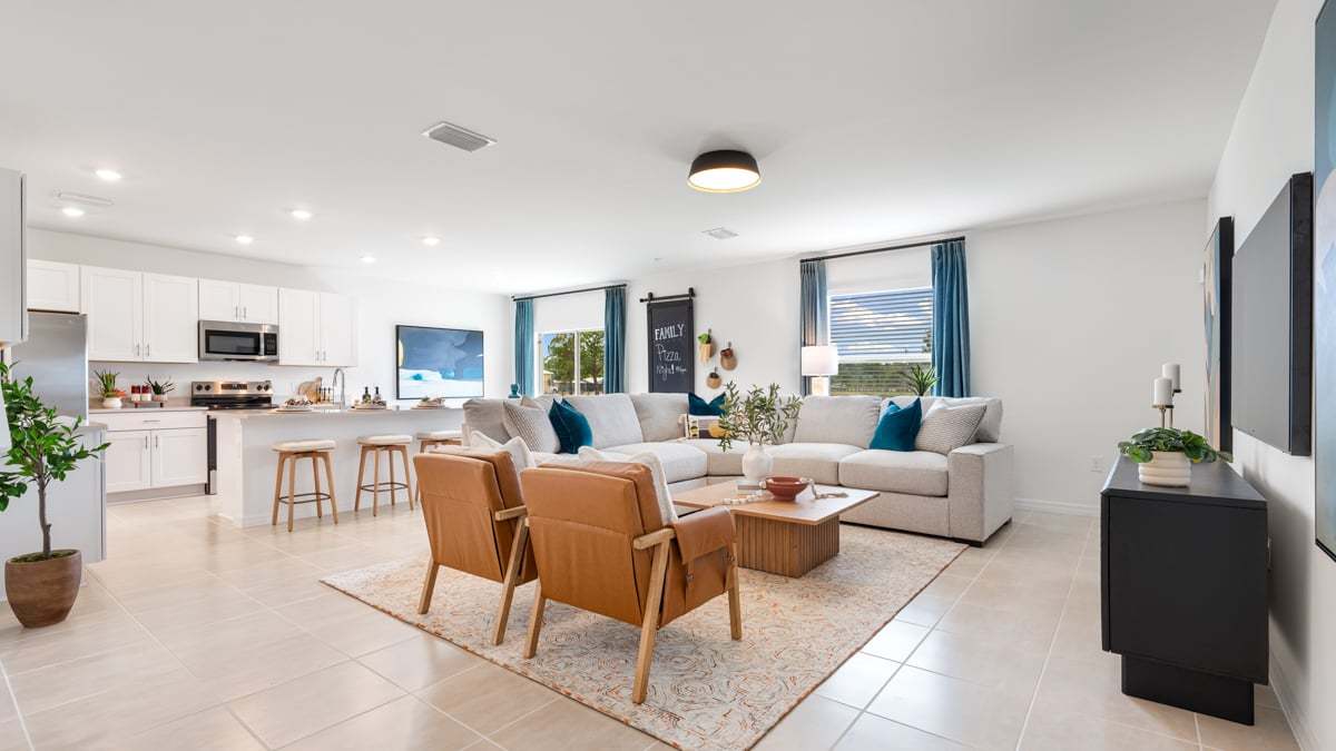 Taylor Morrison - Solena - Eagle Model-10 living