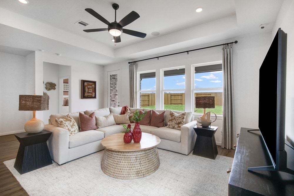 hj-tx-houston-ryehill-dorset-lot-7-tv-lounge-002