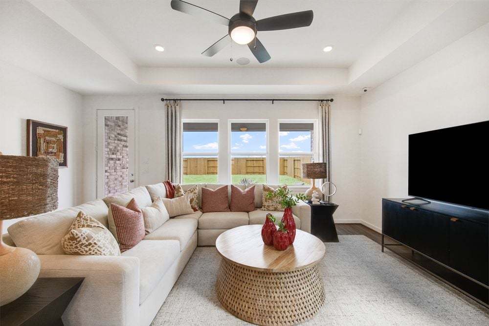 hj-tx-houston-ryehill-dorset-lot-7-tv-lounge-001