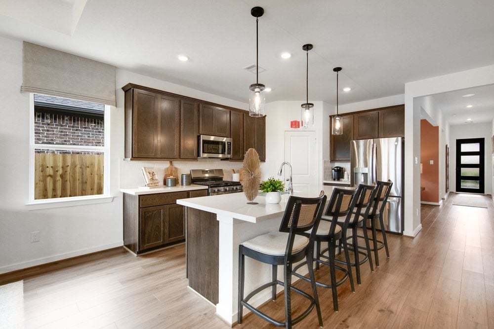 hj-tx-houston-ryehill-dorset-lot-7-kitchen-003