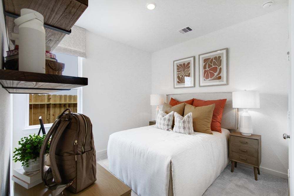 hj-tx-houston-ryehill-dorset-lot-7-bedroom-002