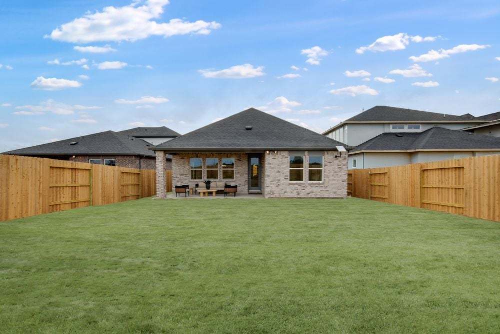 hj-tx-houston-ryehill-dorset-lot-7-backyard-001