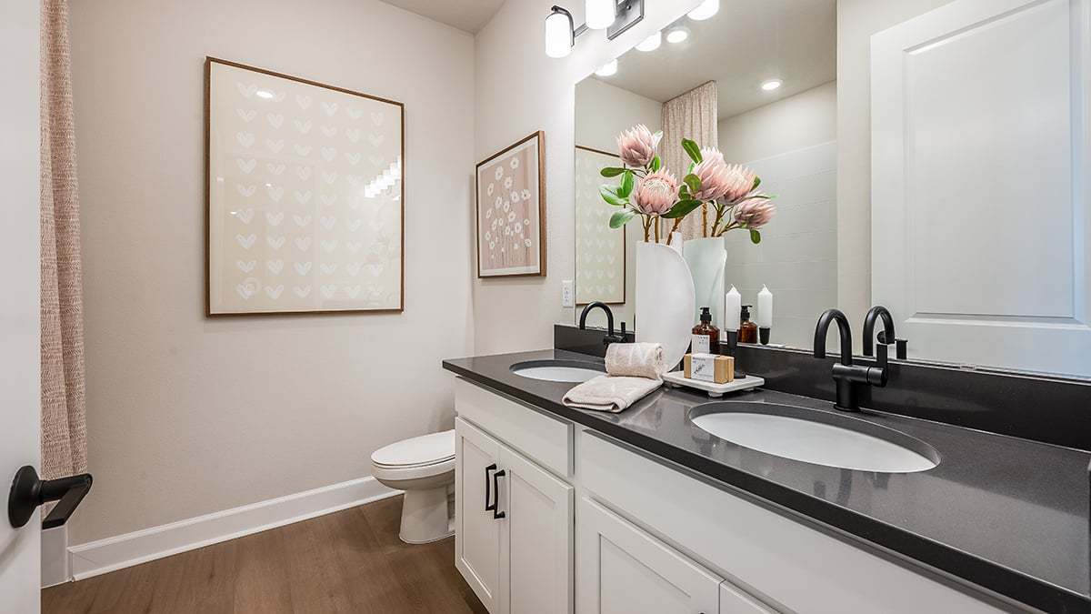 Lochside-Longboat-9952-1200x675 secondary bath