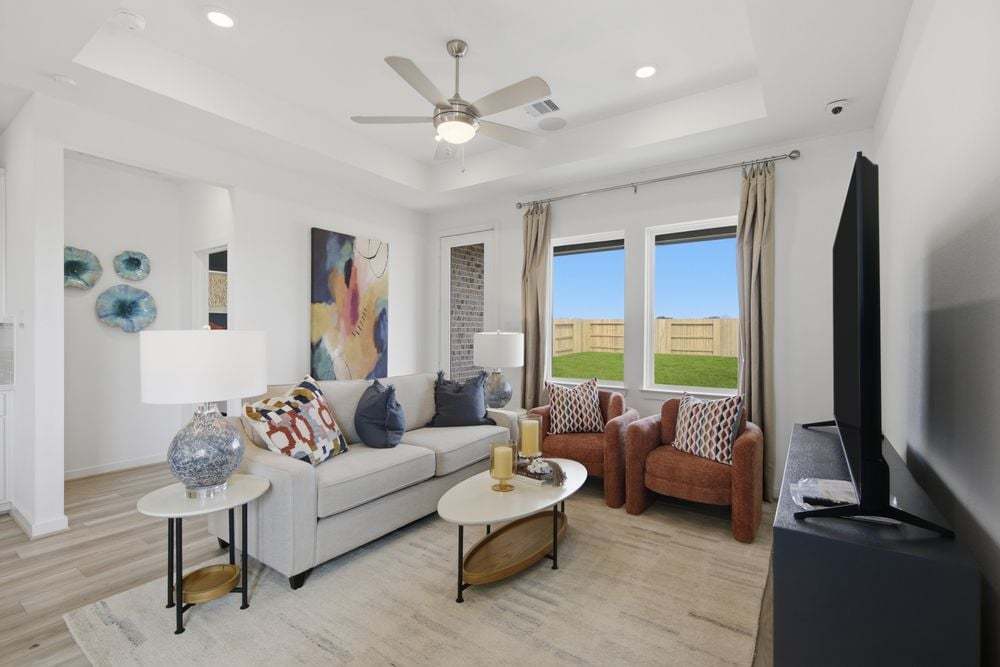 hj-tx-houston-ryehill-juliet-lot-8-tv-lounge-001